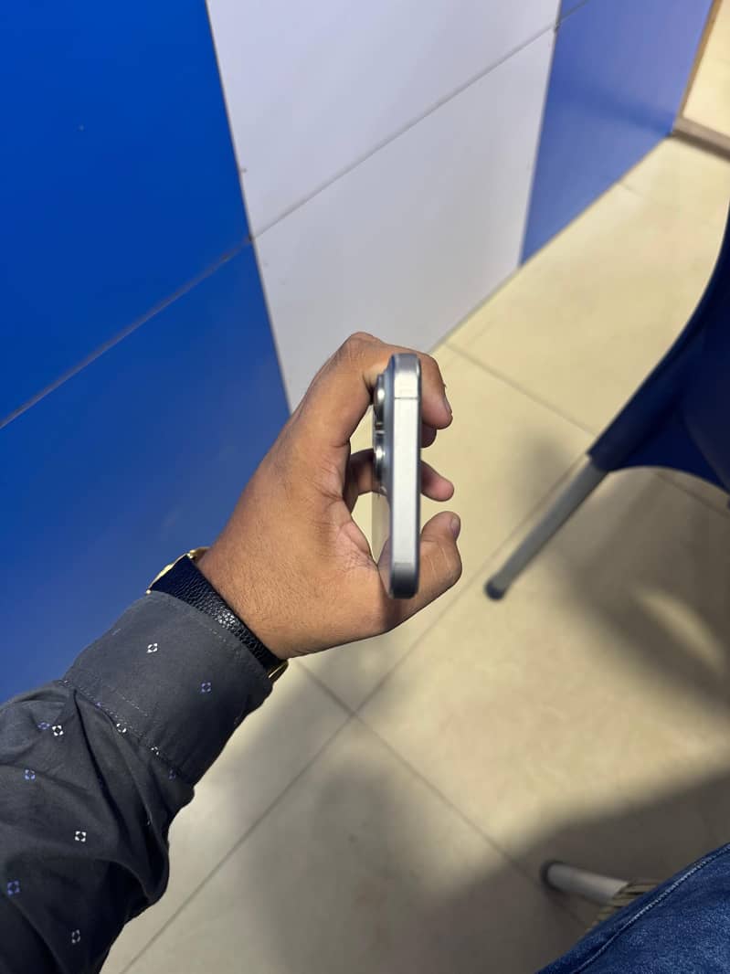 Apple iPhone 15 Pro Max 3