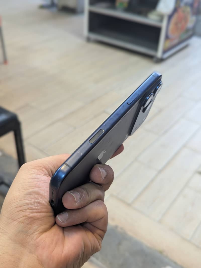 Apple iPhone 17 Pro Max 2