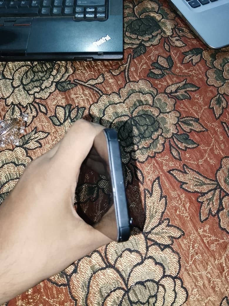 Apple iPhone 15 plus 5