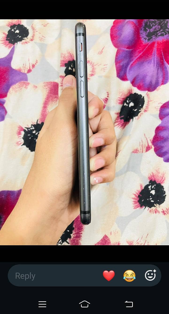 Apple iPhone 8 1