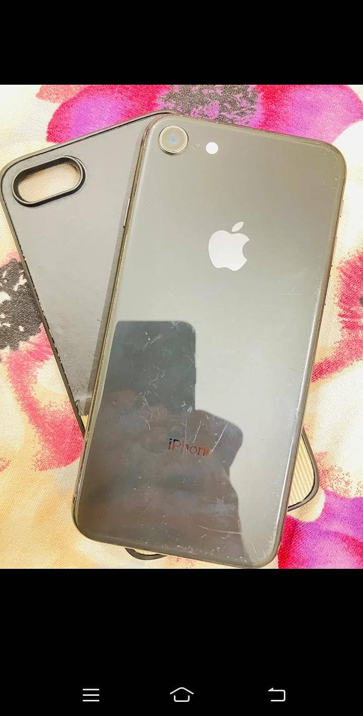 Apple iPhone 8 3