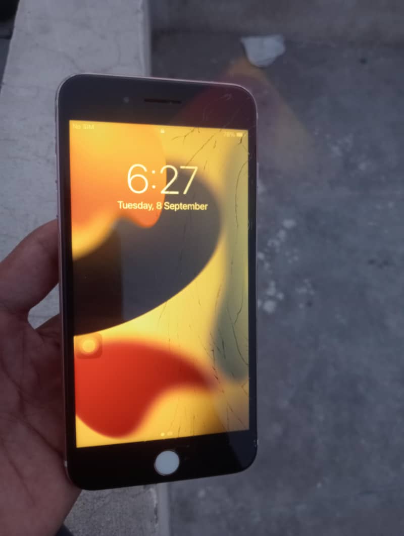Apple iPhone 7 Plus 0