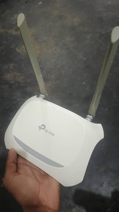 TP-Link 300Mbps Wireless N Router (TL-WR840N) - Good Condition