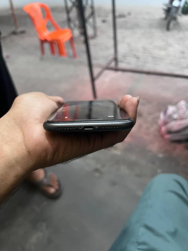 Apple iPhone 11 2