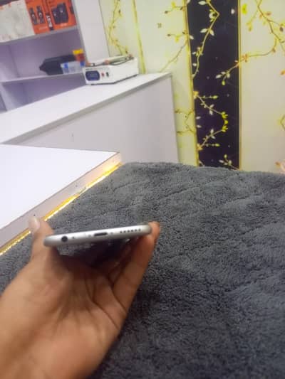 Apple iPhone 6S