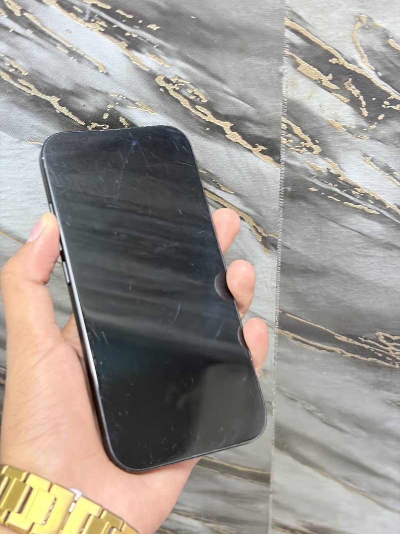 Apple iPhone 16 1