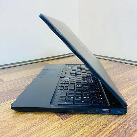 Dell Latitude E5590 1