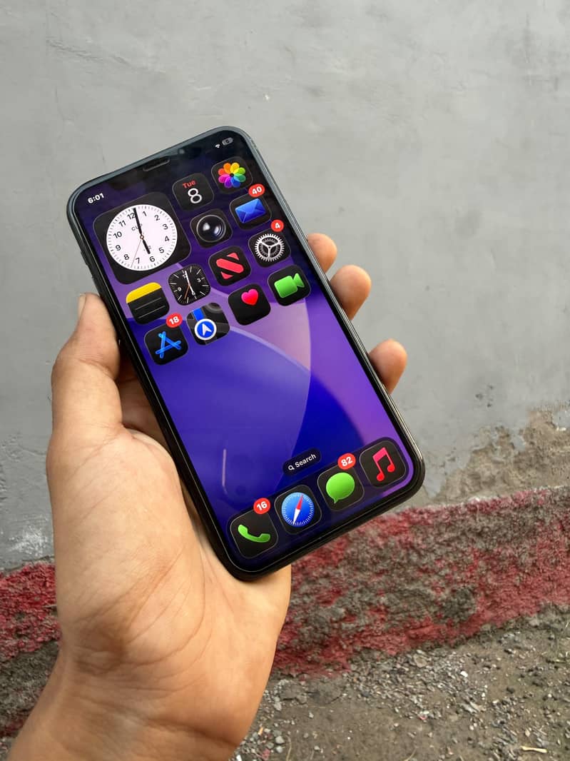 Apple iPhone 11 Pro 1