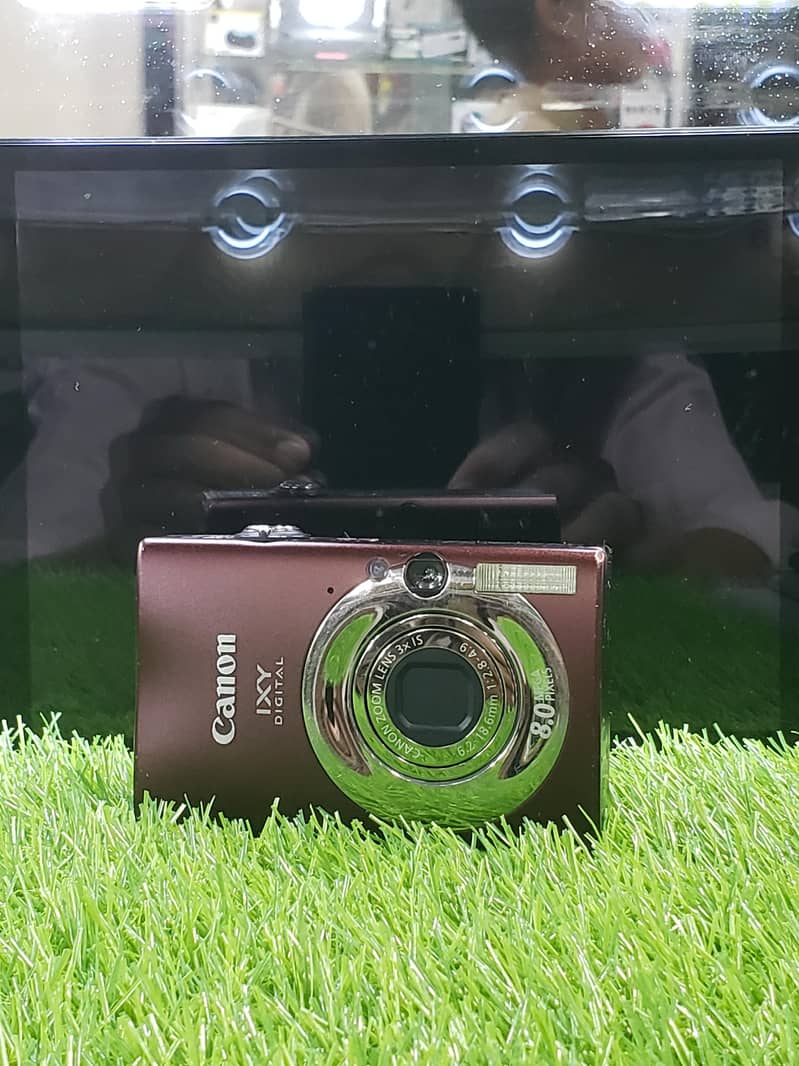 canon. digital. camera 0