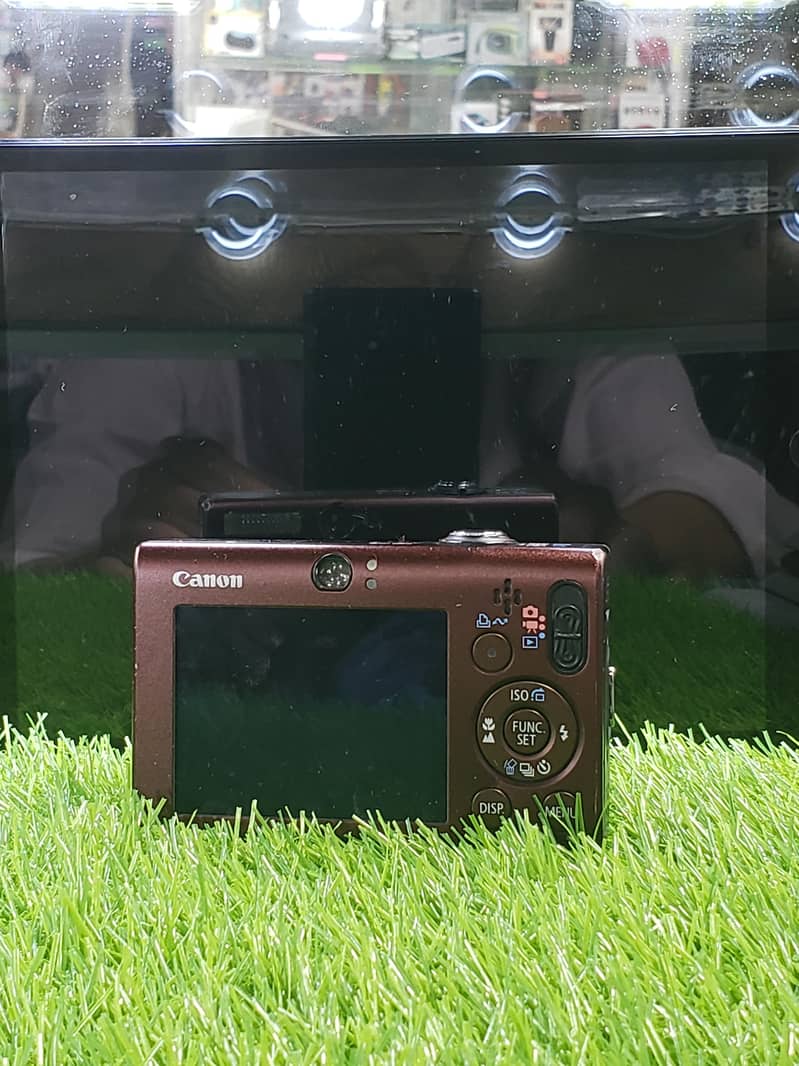 canon. digital. camera 1