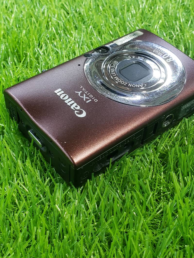 canon. digital. camera 2