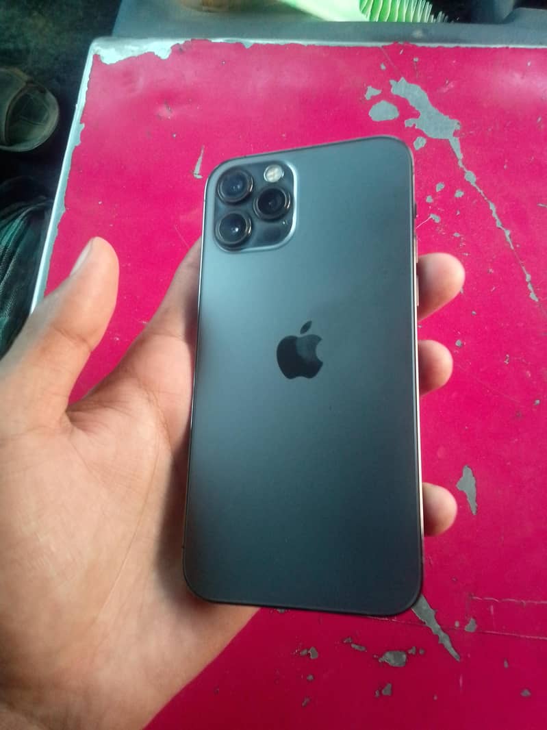 Apple iPhone 12 Pro 2