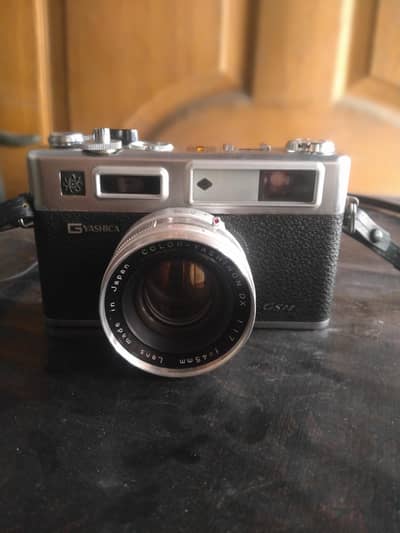 Gyashica antique camera