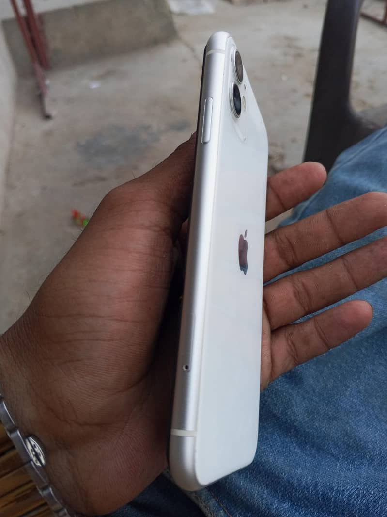 Apple iPhone 11 1