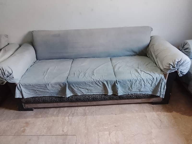sofa set & Table 4