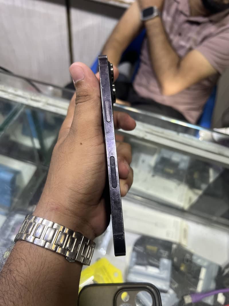 Apple iPhone 14 Pro Max 2