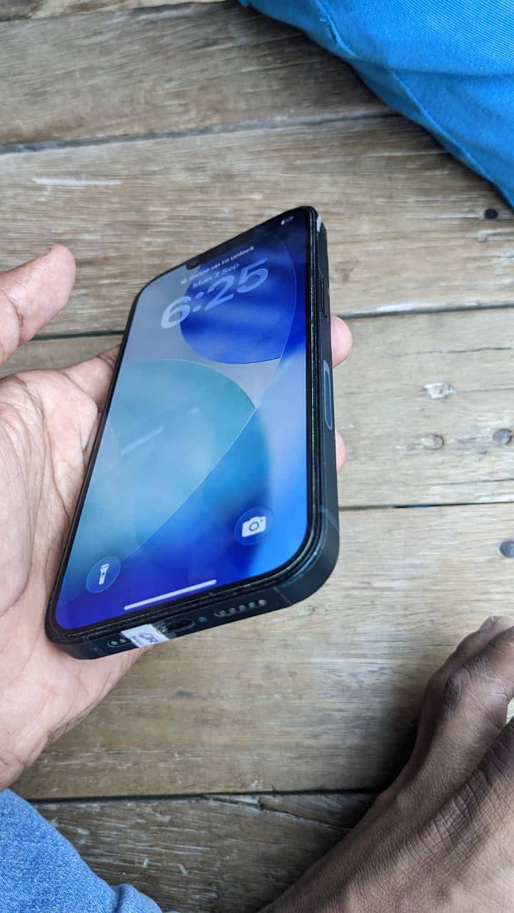Apple iPhone 14 1
