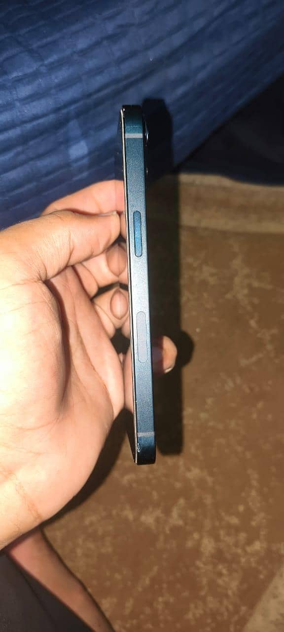 Apple iPhone 13 3
