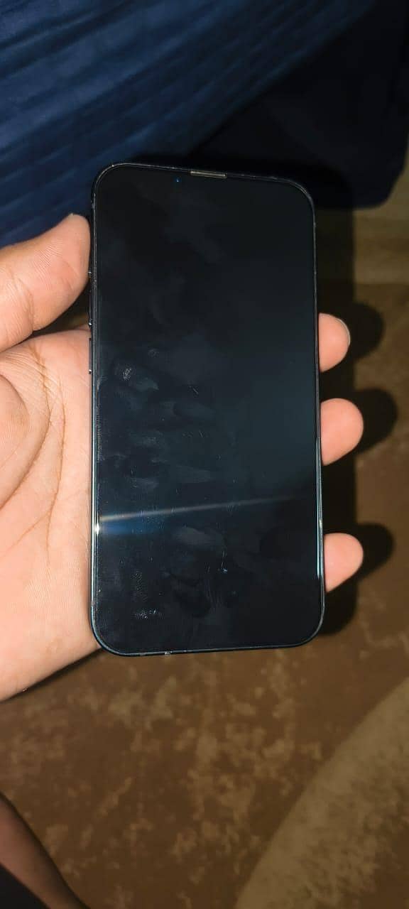 Apple iPhone 13 6