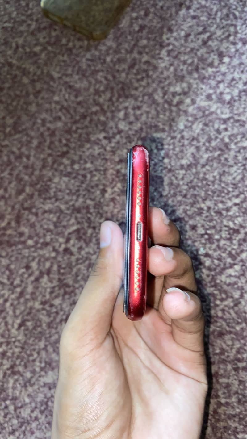 Apple iPhone 11 4