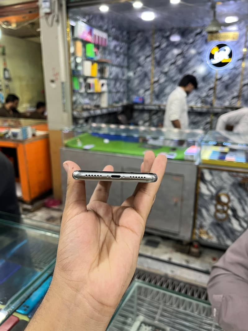 Apple iPhone X 1