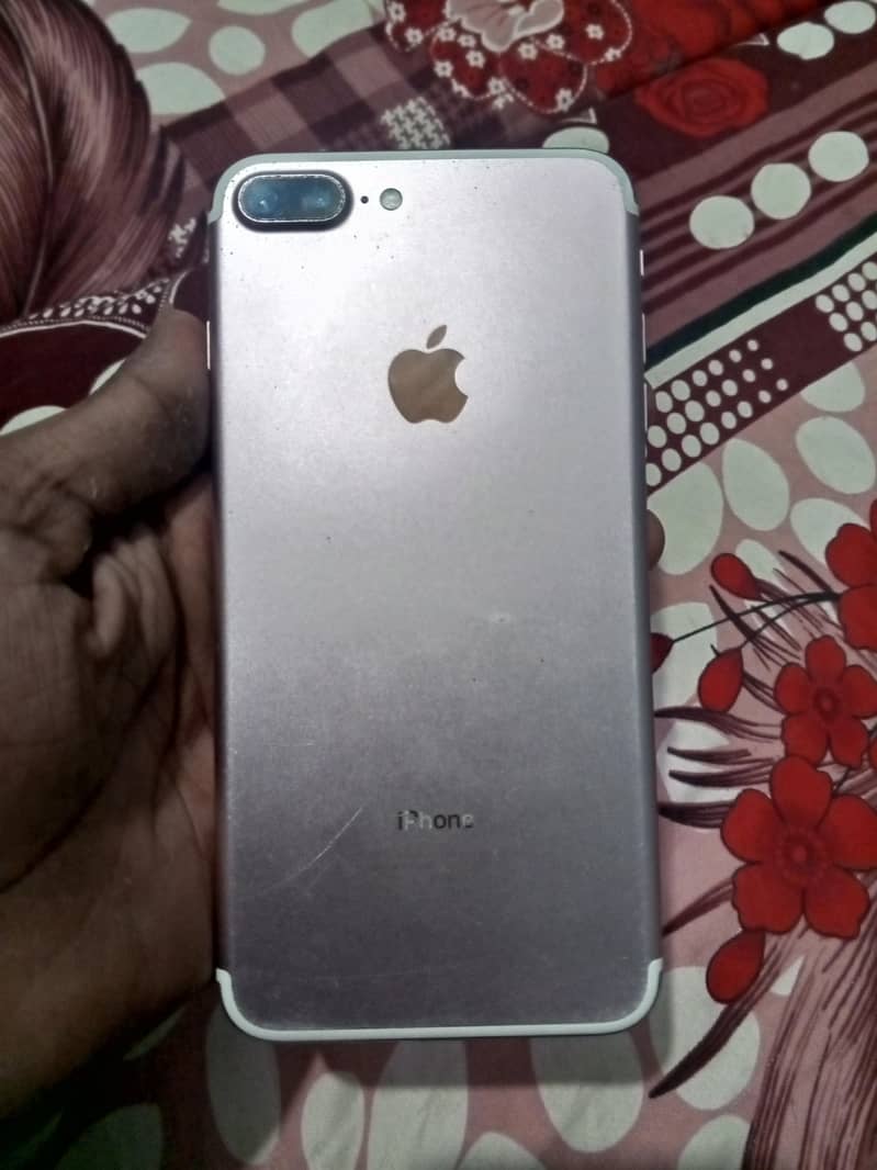 Apple iPhone 7 Plus 1