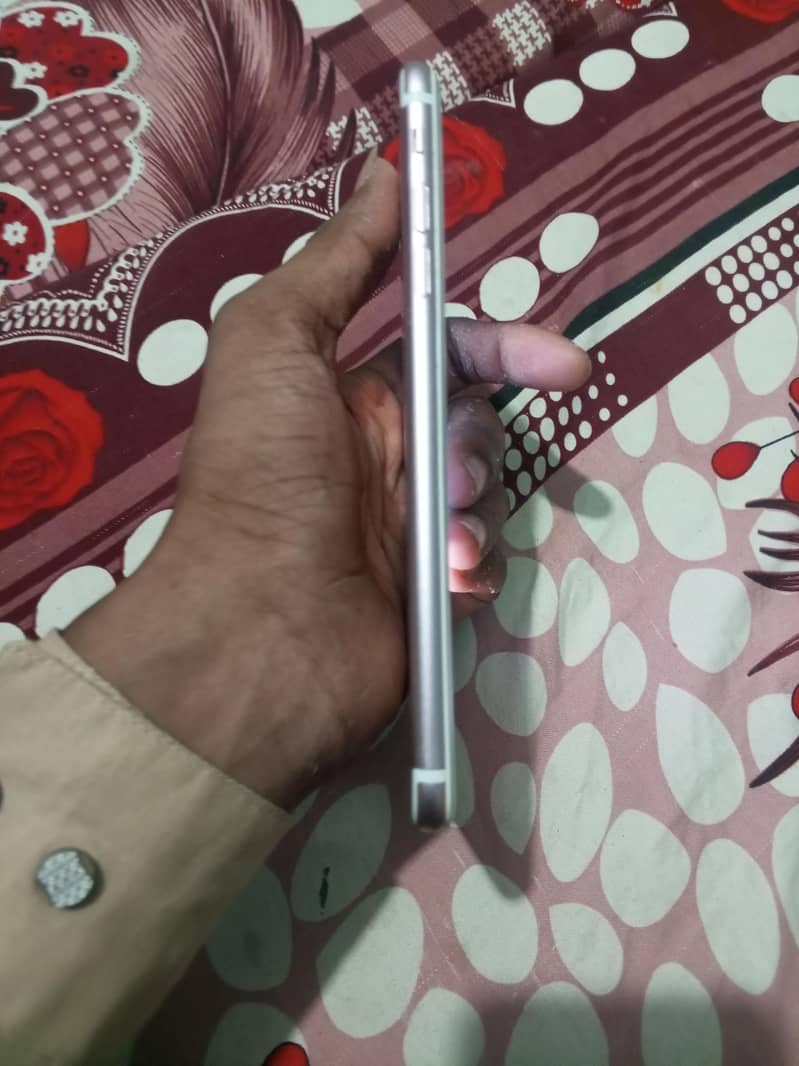 Apple iPhone 7 Plus 3
