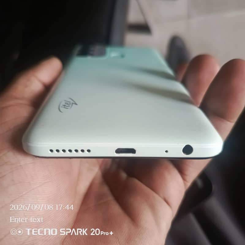 Itel Vision 3 8