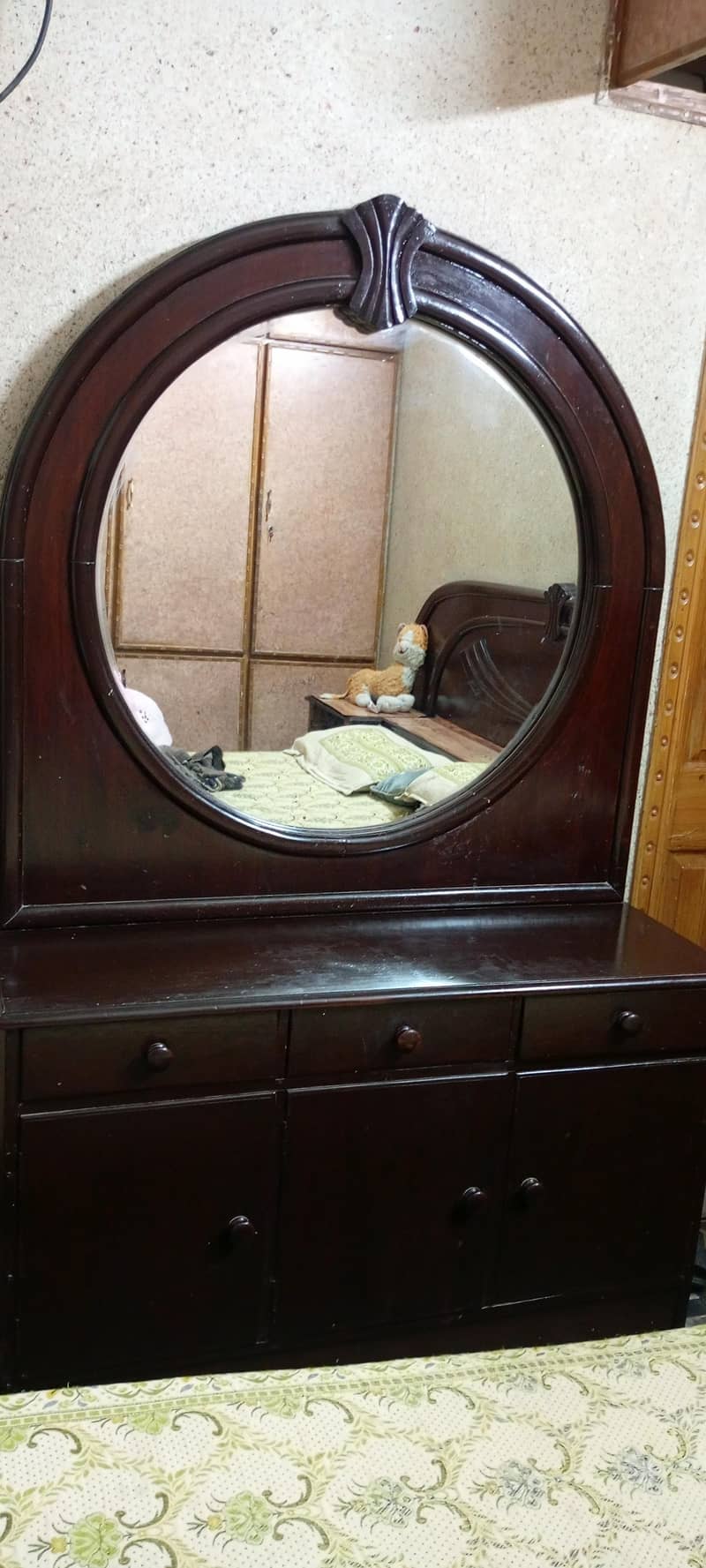 vanity table or dressing table 1