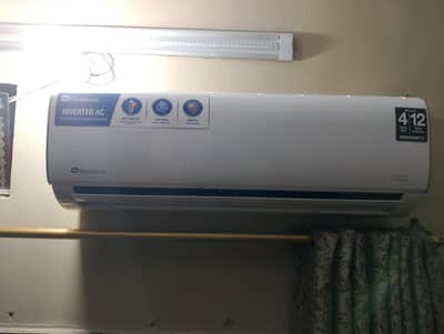 Dawlance 1 Ton Heat & Cool ek benefit ye hai warranty card blank hai