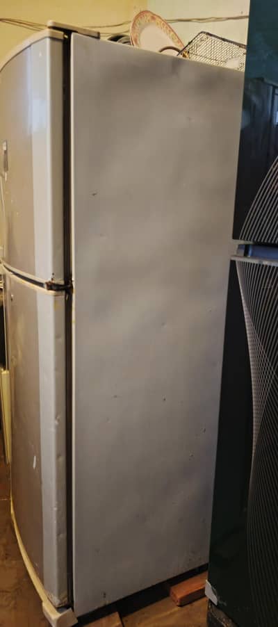 Dawlance 2 Door Fridge in good Condition for sale