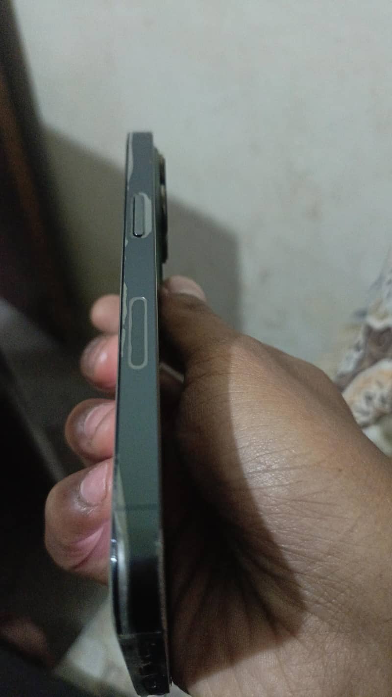 Apple iPhone 13 Pro 3