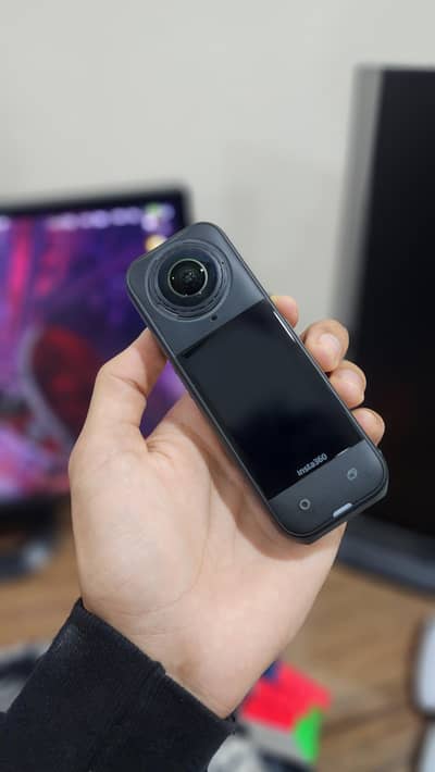 INSTA 360 X5 WITH BOX (READ DESCRIPTION)
