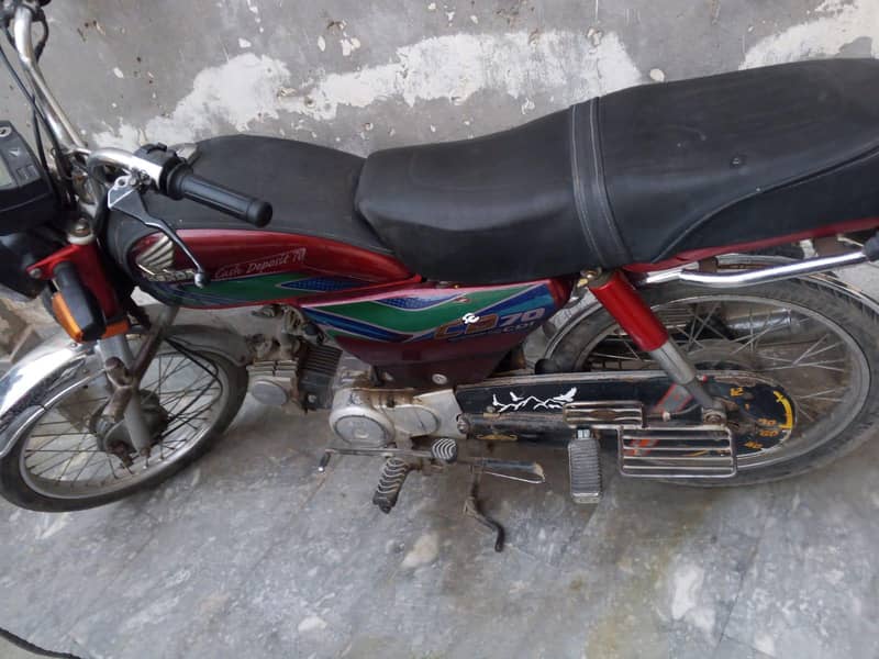 CD 70 10/10 condition 6