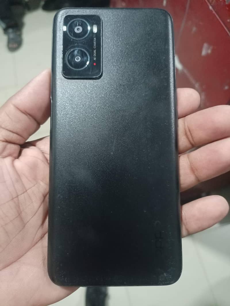 OPPO A76 1