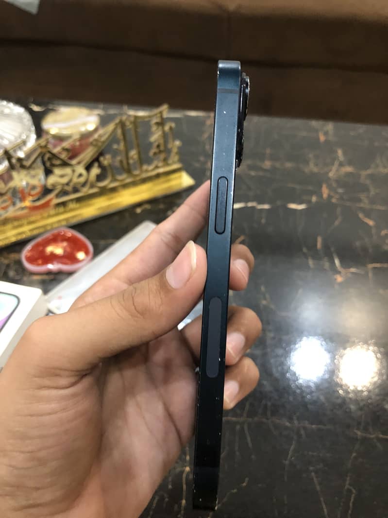 iPhone 14 6