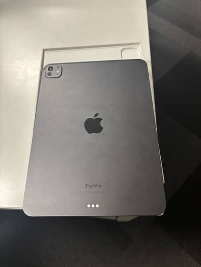 iPad Pro 11-inch M4 Wi-Fi 256GB - Like New Condition
