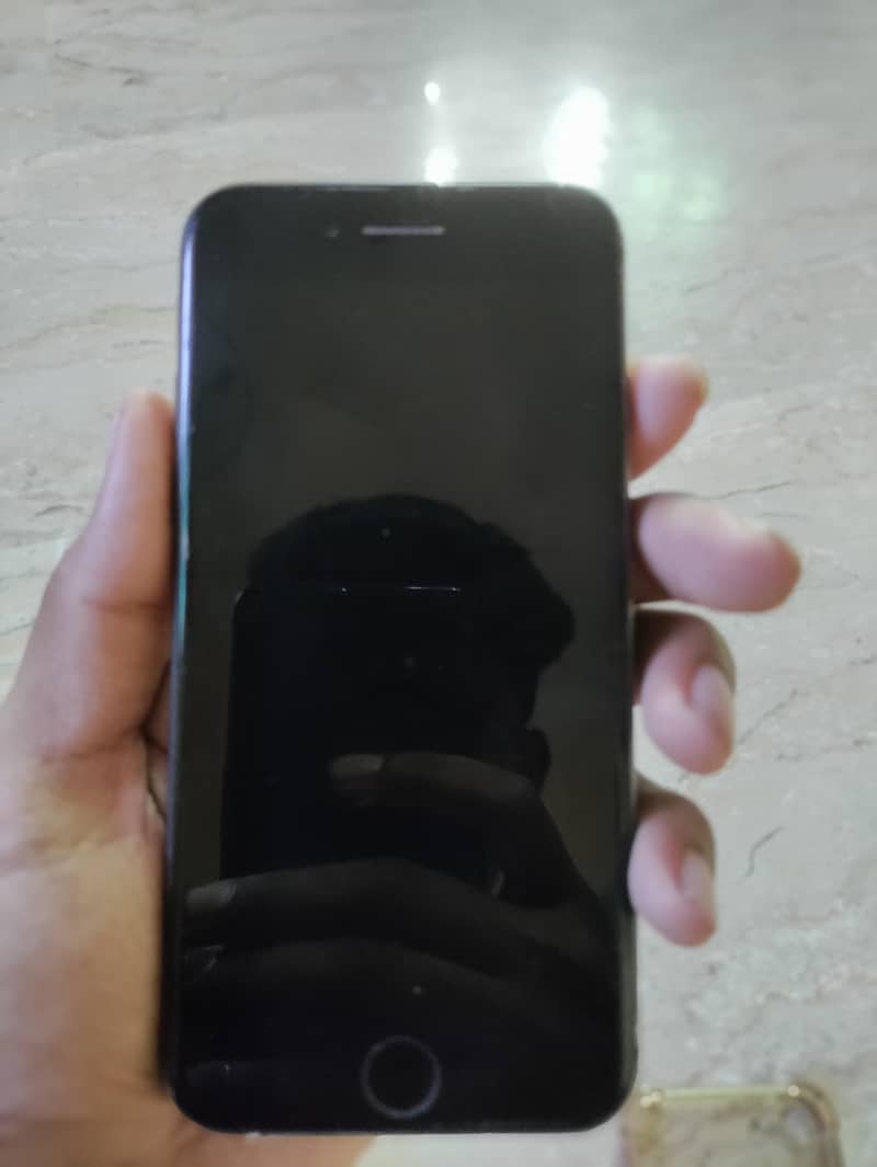 Apple iPhone 8 0