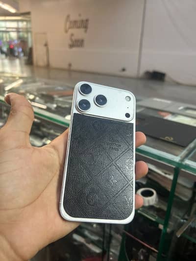 Apple iPhone XR CONVER TO 17 pro
