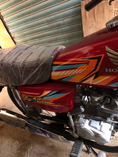 okay bike hai bhot km chaliwe hai