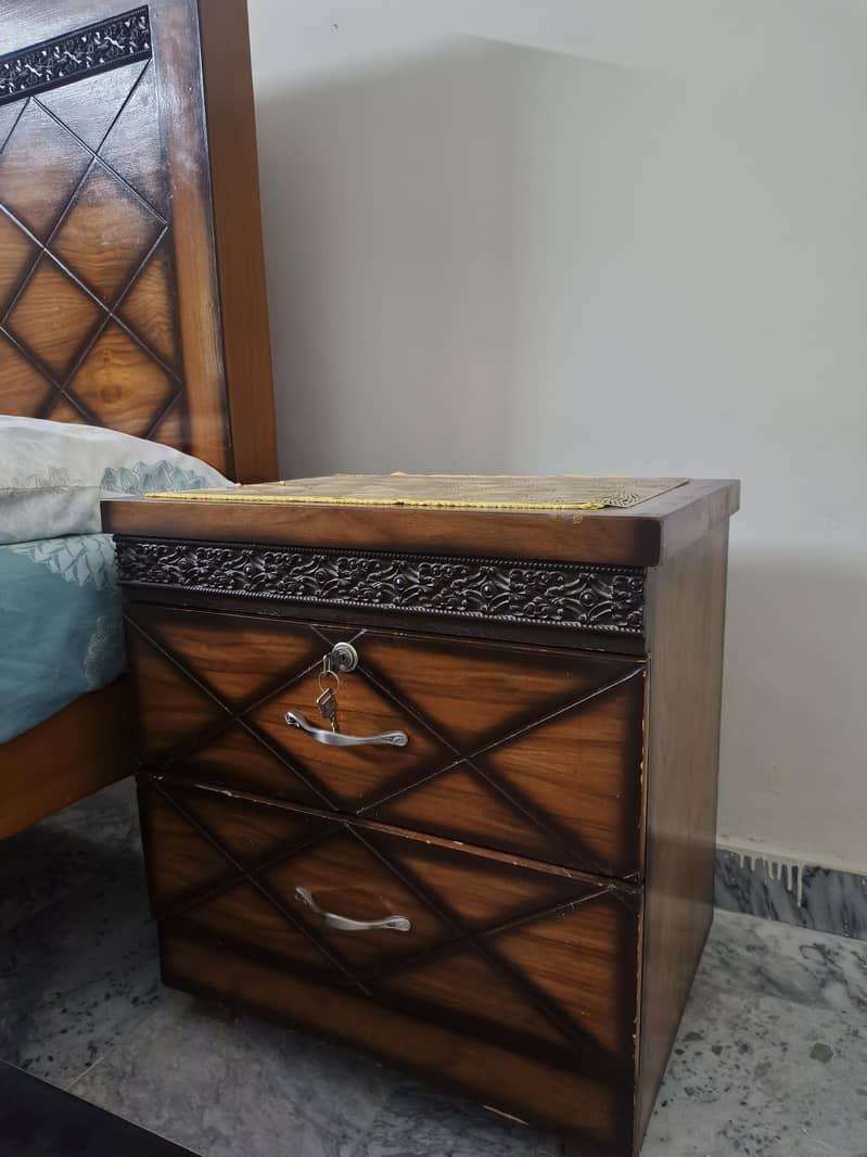 bed without mattress 0