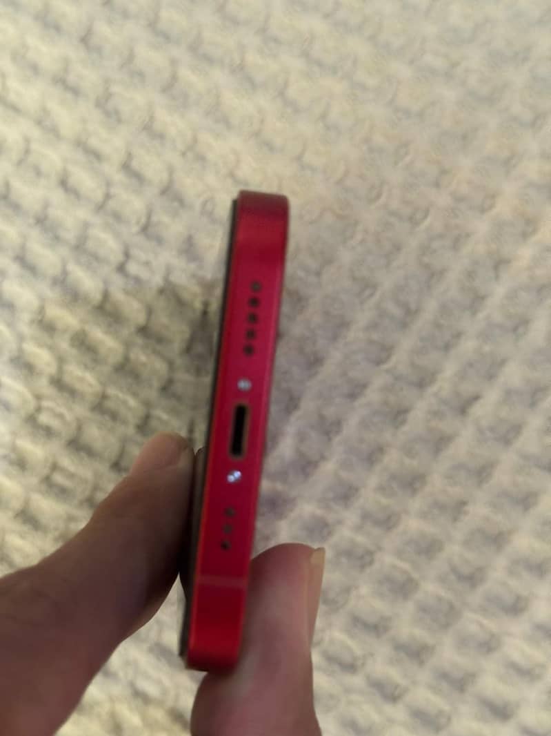 Apple iPhone 13 2