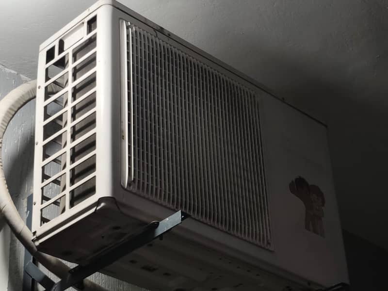 Haier split AC,  1.5 Ton. Immaculate Condition 3