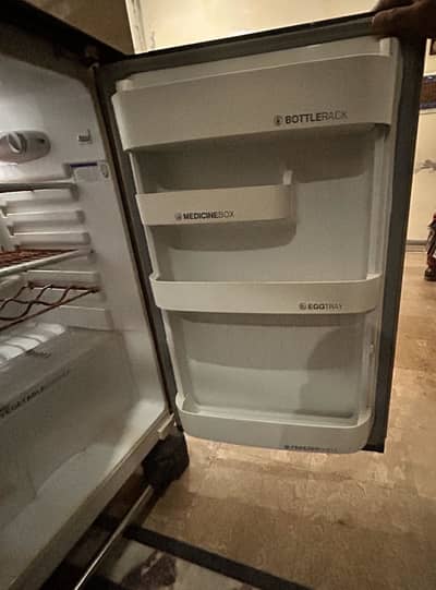 Orient size Medium Fridge