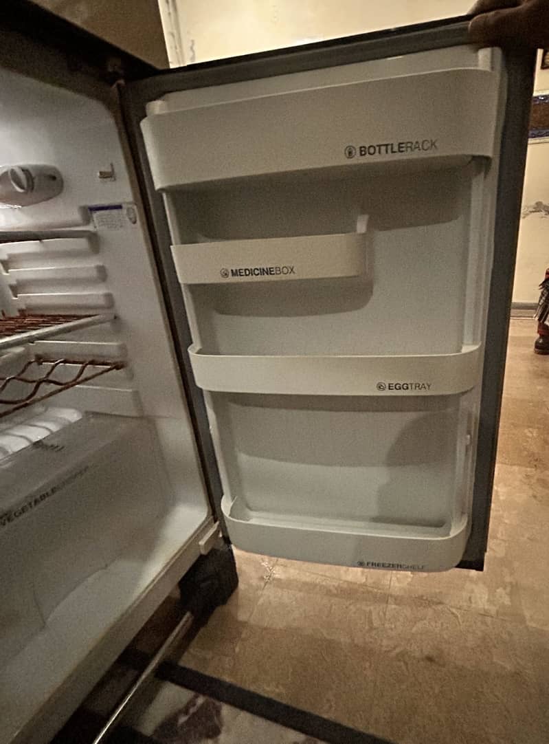 Orient size Medium Fridge 0
