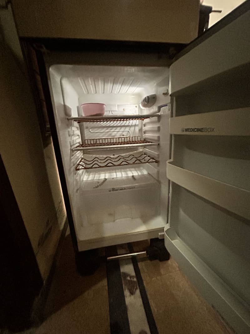 Orient size Medium Fridge 1