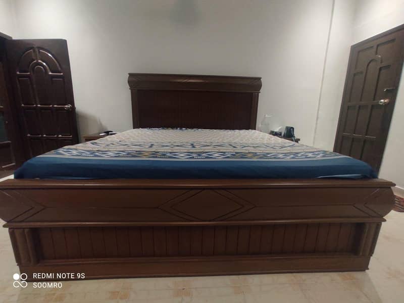 bed and mattress 0