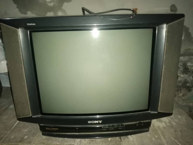 Original Sony Trinitron 21 Inch TV – Multi System (Solid Condition) 0