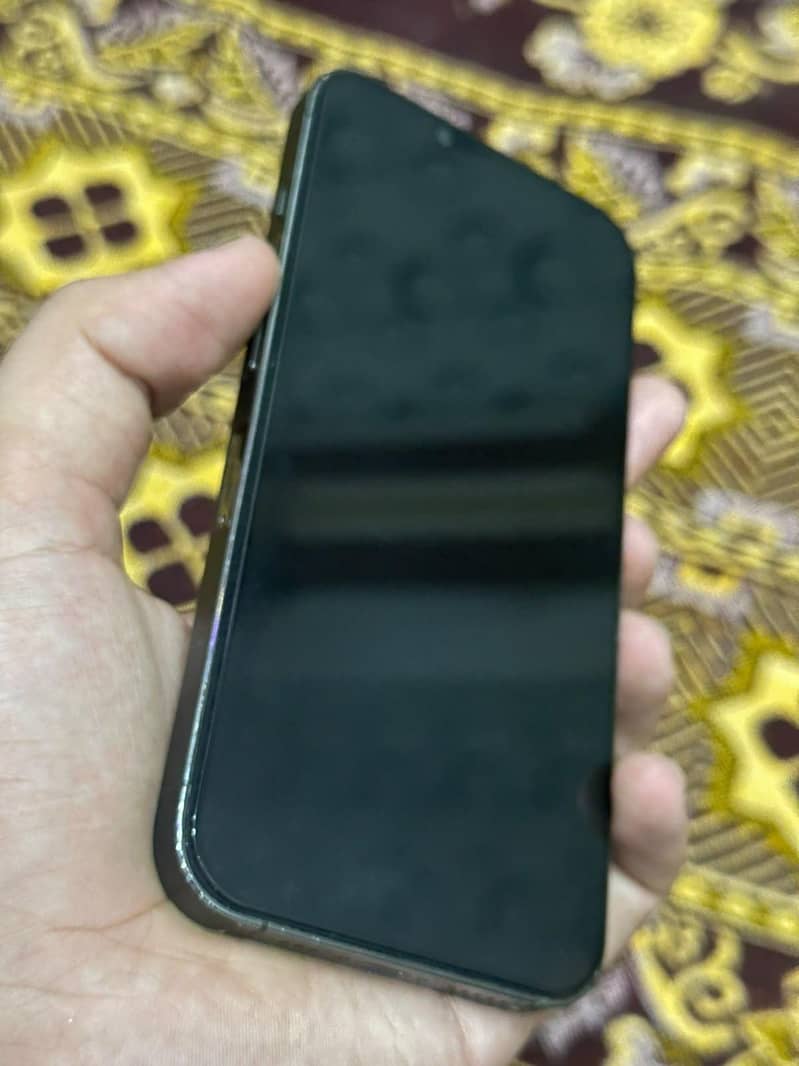 Apple iPhone 13 Pro 2