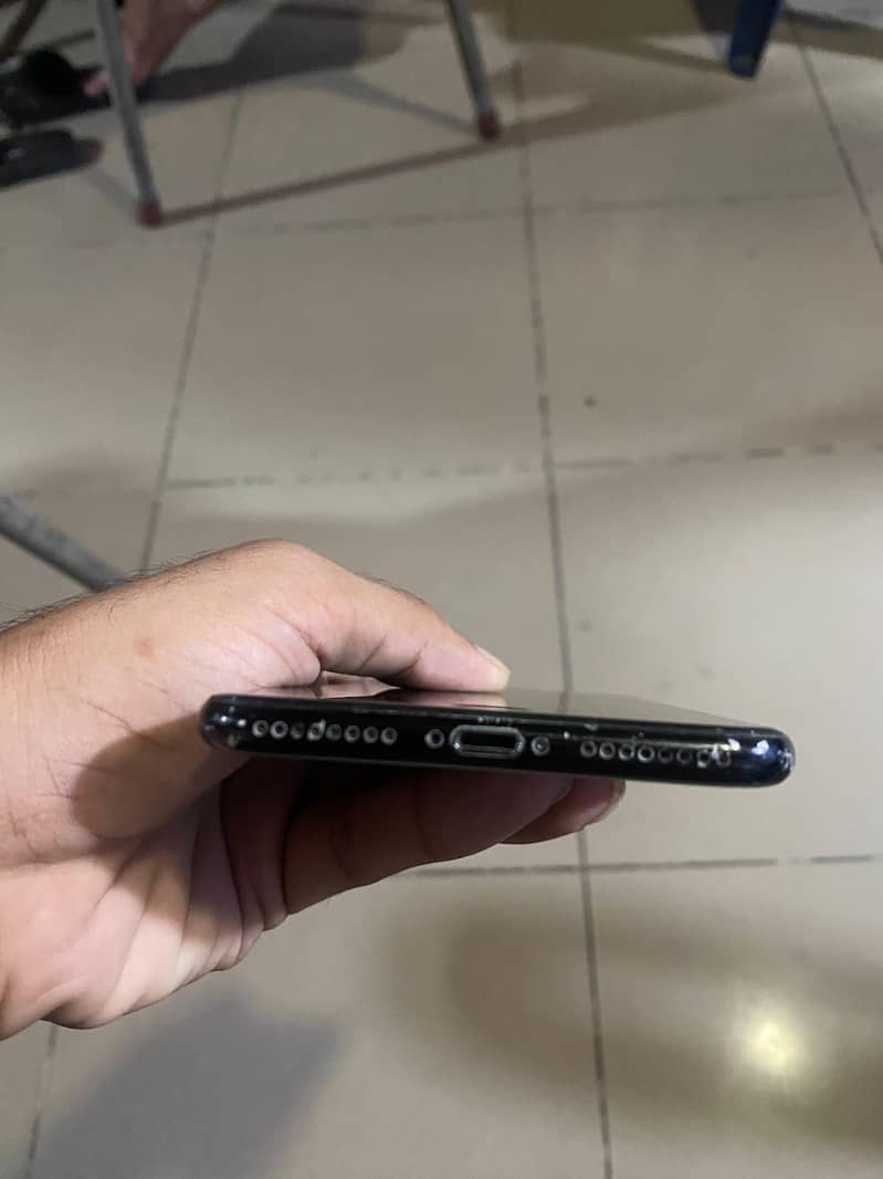 Apple iPhone 7 Plus 2